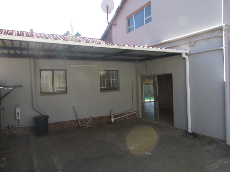 To Let 3 Bedroom Property for Rent in Heuwelsig Free State